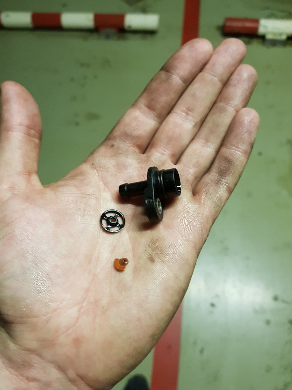 Volvo Vacuum Pump Valve 31430964 31375107, 31258031 5