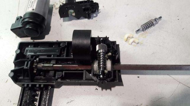 BMW 52107068045 Popliteal Support Servo Gear 8